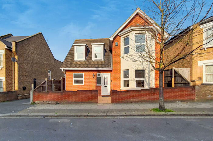 5 Bedroom Detached House To Rent In Rosenthorpe Road, Nunhead, SE15