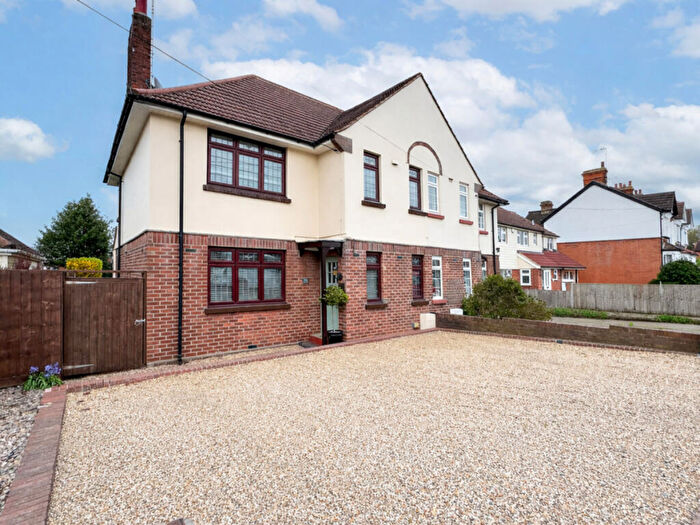 3 Bedroom Semi Detached House For Sale In Southend Road, Hockley, SS5
