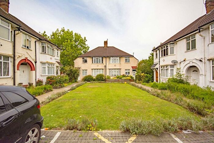 1 Bedroom Maisonette To Rent In Colindeep Lane, London, NW9