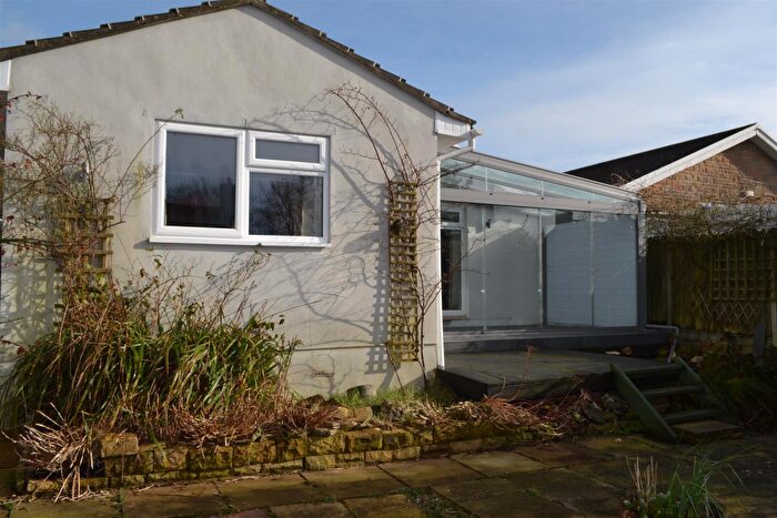 2 Bedroom Detached Bungalow For Sale In Stanstead Road, Maiden Newton, Dorchester, DT2