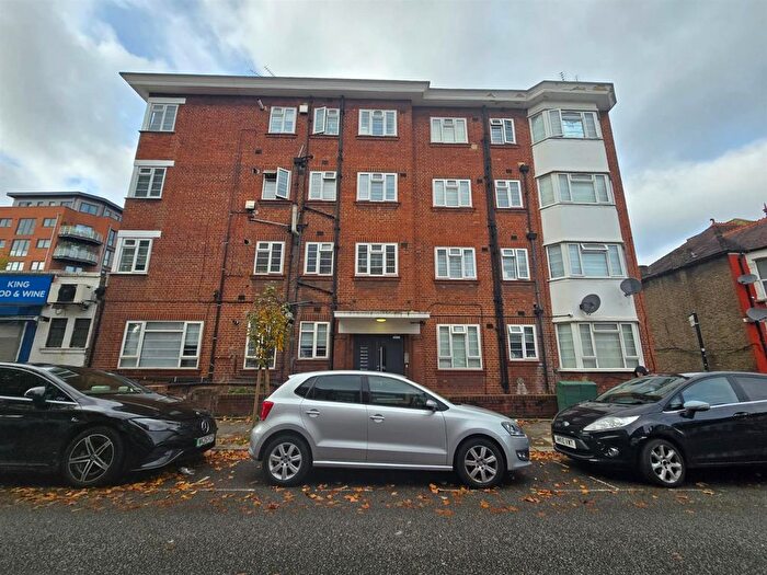 2 Bedroom Flat To Rent In East Vale, The Vale, London, W3