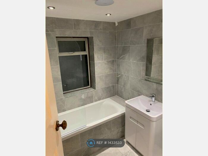 4 Bedroom Semi-Detached House To Rent In Harrow Drive, London, N9