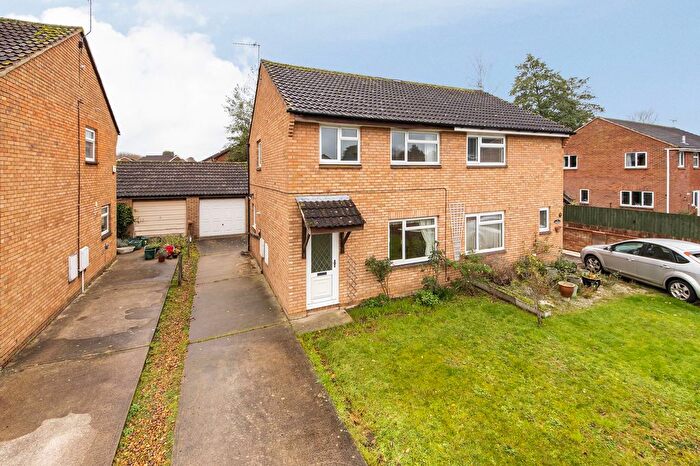 3 Bedroom Semi Detached House For Sale In Covent Close, Abingdon, OX14