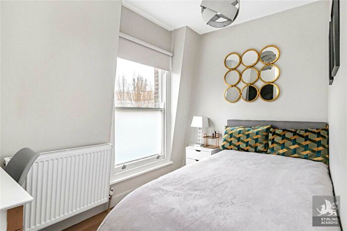 Studio To Rent In A Finchley Road, London, NW3