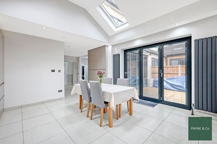 7 Bedroom Terraced House For Sale In Wanstead Lane, Ilford, IG1