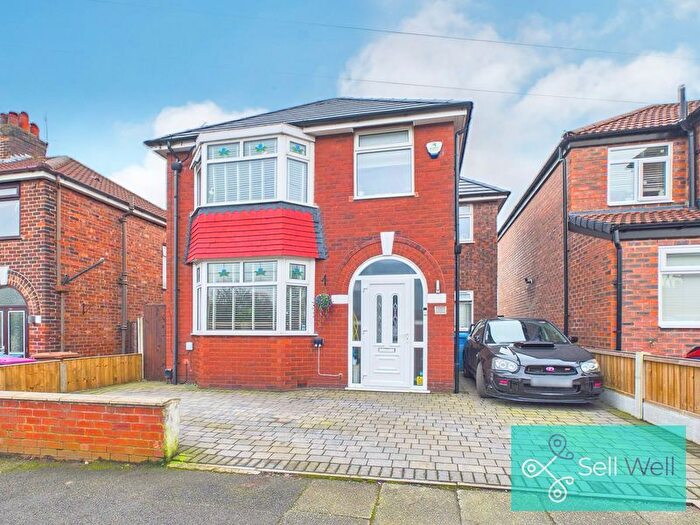 3 Bedroom Detached House For Sale In Stanwell Road, Swinton, Manchester, M27