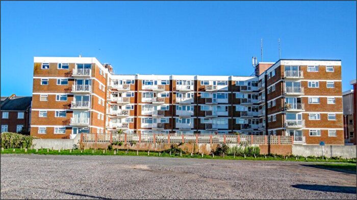 2 Bedroom Flat For Sale In Seafront, Hayling Island, PO11