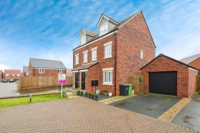 3 Bedroom Semi-Detached House For Sale In Stockwood Close, Hampton Gardens, Peterborough, PE7