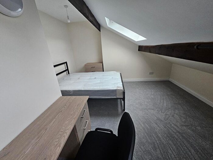 2 Bedroom House To Rent In Thornville Street, Leeds, LS6