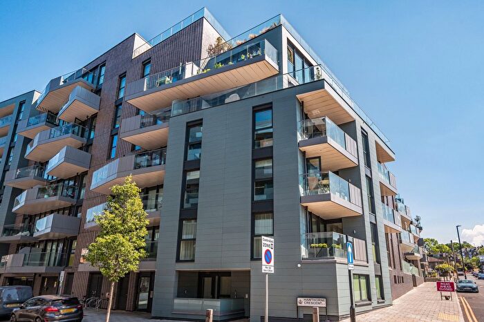 2 Bedroom Flat To Rent In Hawthorne Crescent, Greenwich, SE10