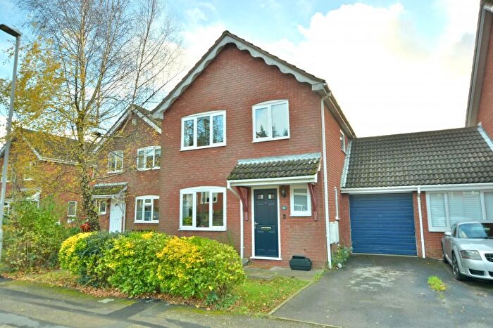 4 Bedroom Link Detached House For Sale In Canford View Drive, Colehill, Dorset, BH21