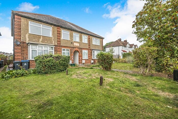 2 Bedroom Maisonette To Rent In Moor Lane, Chessington, Surrey, KT9