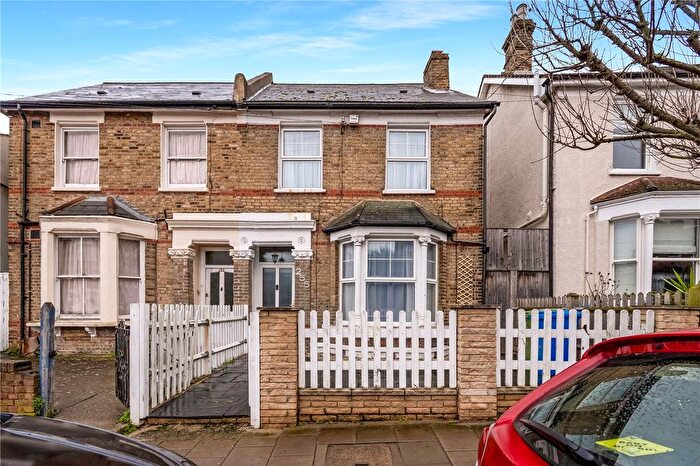 3 Bedroom Semi Detached House For Sale In Crystal Palace Road, East Dulwich, London, SE22