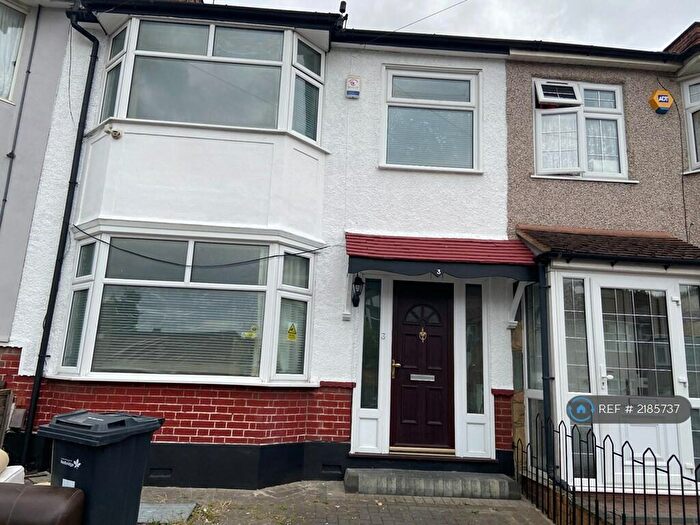 3 Bedroom Terraced House To Rent In Ardwell Avenue, Ilford, IG6