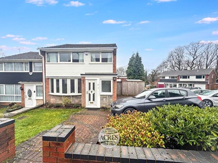 3 Bedroom Semi Detached House For Sale In Garston Way, Great Barr, Birmingham, B43