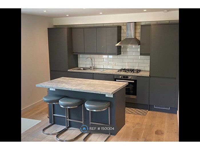 2 Bedroom Flat To Rent In Kingston Road, London, SW20