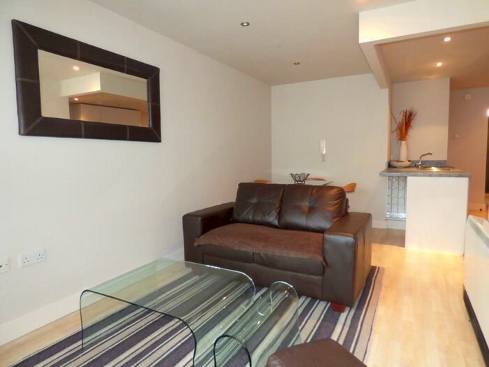 2 Bedroom Apartment To Rent In Transport House, Crescent, Salford, M5