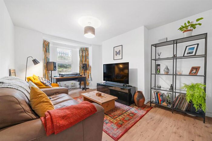 2 Bedroom Maisonette For Sale In Auckland Hill, West Norwood, SE27