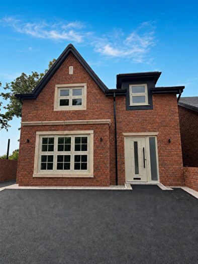 4 Bedroom Detached House For Sale In Mottram Wood, Stalybridge, SK15