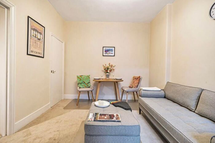 1 Bedroom Flat To Rent In Abbey Road, St John's Wood, London, NW8