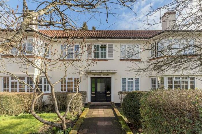 2 Bedroom Flat To Rent In Twyford Avenue, London, W3