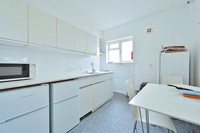 Studio To Rent In Bushey, Bushey, WD23