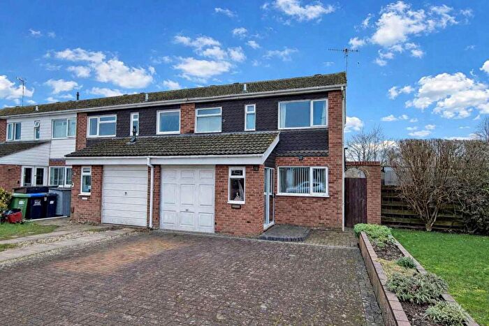 3 Bedroom End Of Terrace House For Sale In Deansway, Warwick, CV34