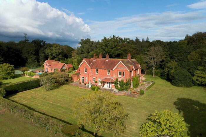 7 Bedroom Detached House For Sale In Lights Lane, Alderbury, Wiltshire, SP5