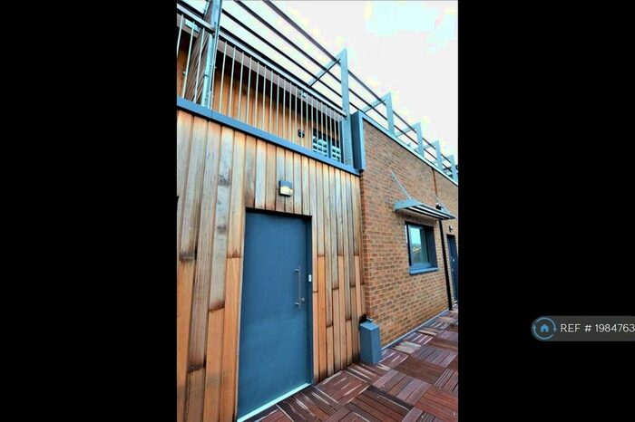 2 Bedroom Flat To Rent In Picture House Court, Bristol, BS3