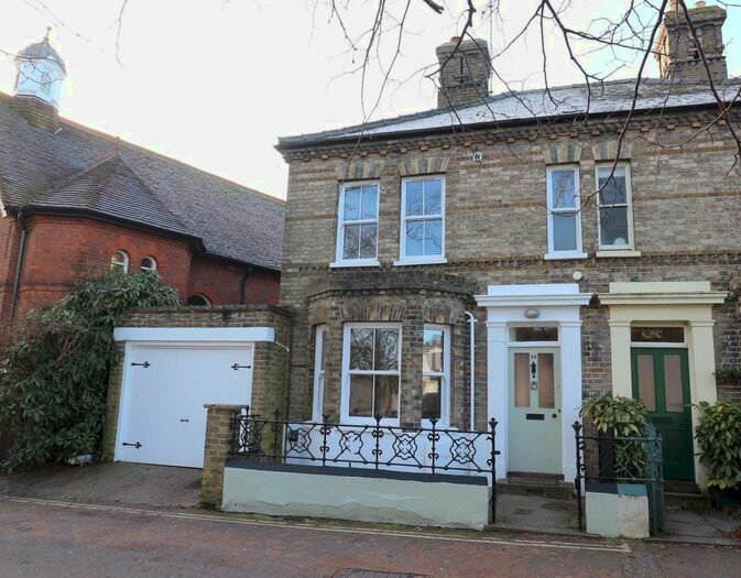 3 Bedroom Semi-Detached House To Rent In The Green, Chelmsford, Essex, CM1