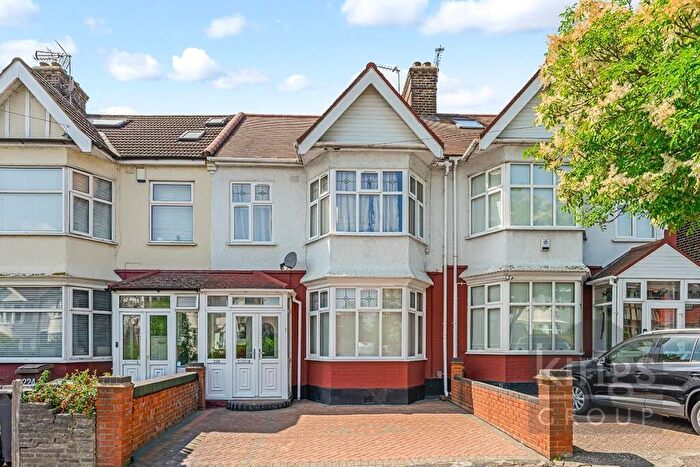 3 Bedroom House For Sale In Old Church Road, London, E4
