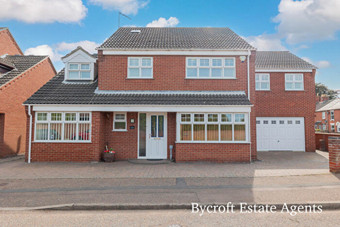 5 Bedroom Detached House For Sale In Burnet Road, Bradwell, NR31