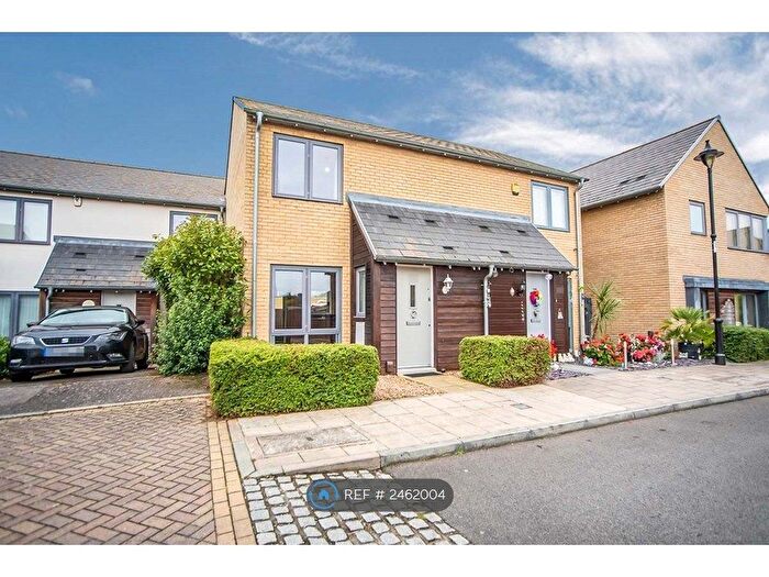 2 Bedroom Semi-Detached House To Rent In Eastview, St. Marys Island, Chatham, ME4