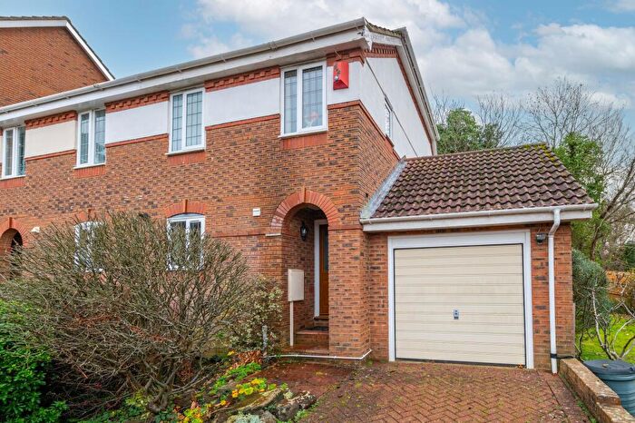 3 Bedroom End Of Terrace House For Sale In Cotland Acres, Redhill, RH1