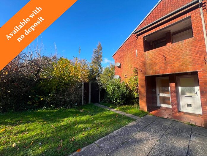 Flat To Rent In Helford Gardens, West End, Southampton, Hampshire, SO18