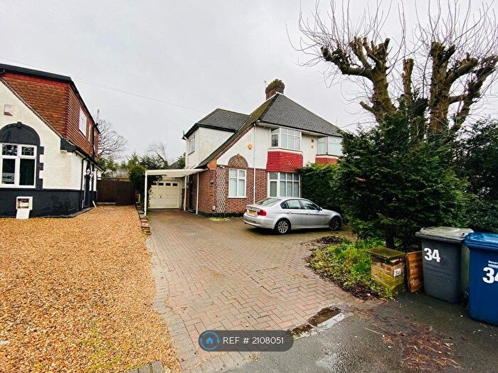 4 Bedroom Semi-Detached House To Rent In Barnet Way, London, NW7