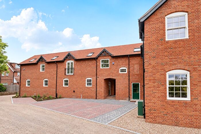 2 Bedroom Flat For Sale In Embley Lane, East Wellow, Romsey, Hampshire, SO51