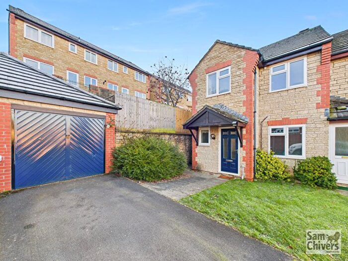 3 Bedroom Semi Detached House For Sale In Fern Close, Midsomer Norton, BA3