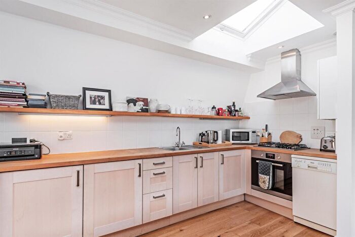 1 Bedroom Maisonette To Rent In Redcliffe Mews, Chelsea, SW10