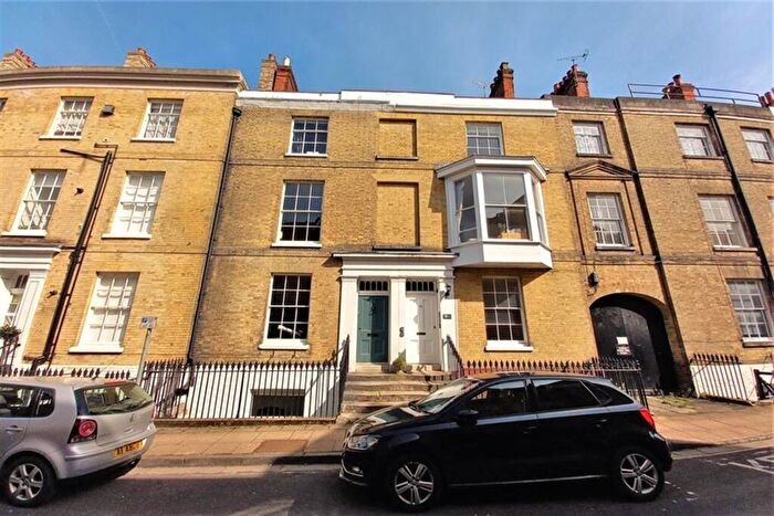 1 Bedroom Flat To Rent In Winchester City Centre, SO23