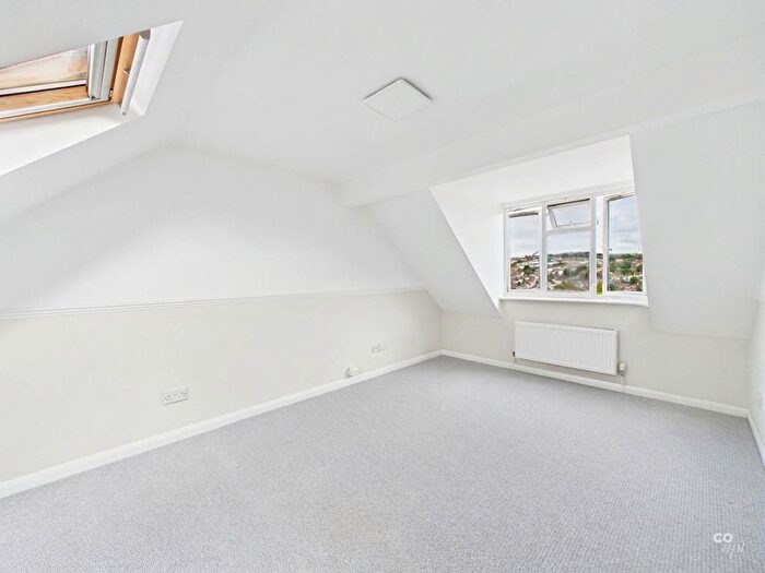 2 Bedroom Flat To Rent In Thompson Road, Brighton, BN1