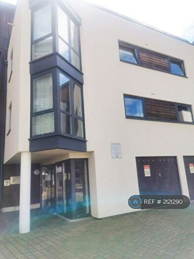 2 Bedroom Flat To Rent In Southwell Park Road, Camberley, GU15