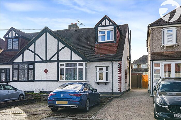 3 Bedroom Bungalow For Sale In Ashen Drive, West Dartford, Kent, DA1