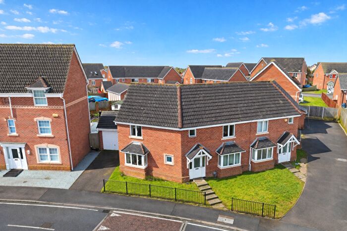 3 Bedroom Semi-Detached House For Sale In Carty Road, Hamilton, Leicester, Leicestershire, LE5