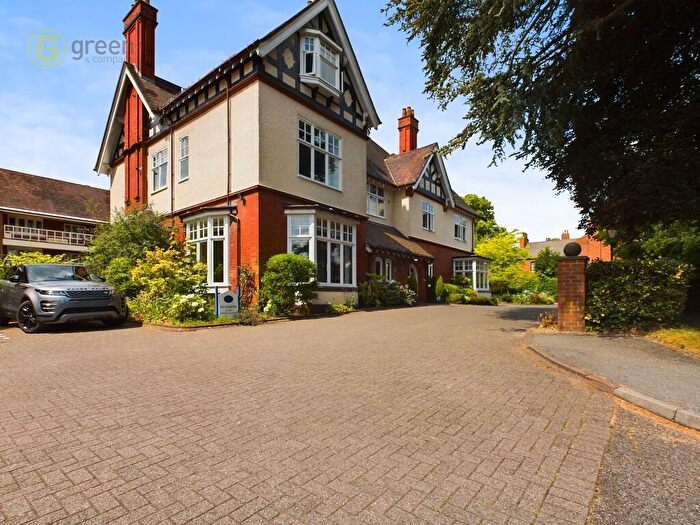 2 Bedroom Apartment For Sale In Four Oaks Road, Four Oaks, Sutton Coldfield, B74