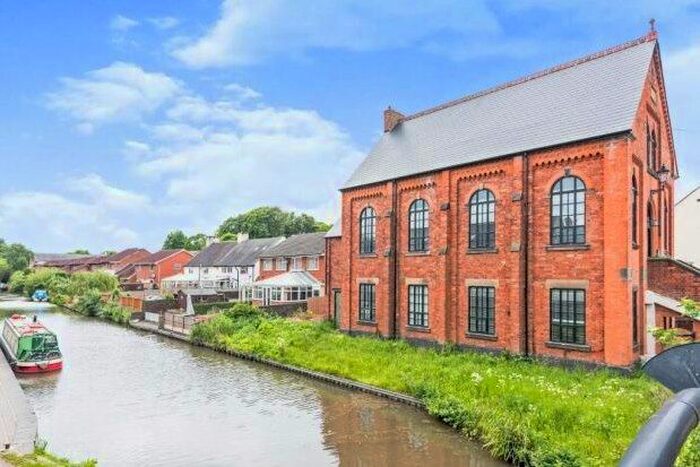 2 Bedroom Flat To Rent In The Old Chapel, Tamworth, B78