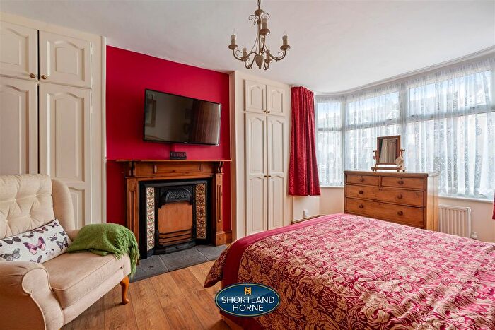 3 Bedroom End Of Terrace House For Sale In Grenville Avenue, Coventry, CV2