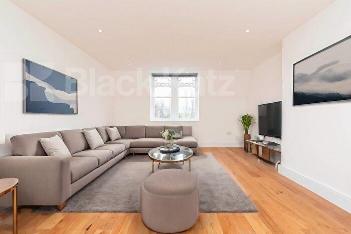 2 Bedroom Flat To Rent In Lonsdale Road, Notting Hill, W11