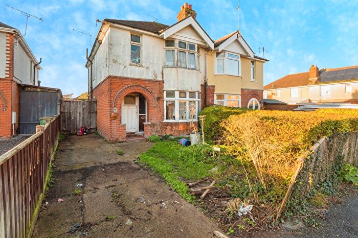 3 Bedroom Semi Detached House For Sale In Masefield Close, Eastleigh, SO50