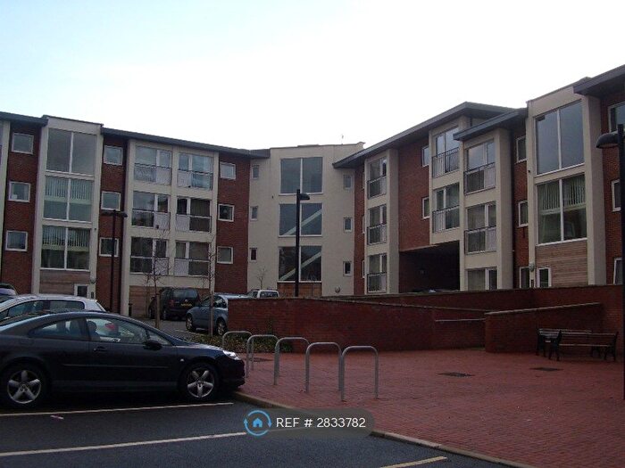 2 Bedroom Flat To Rent In Kirk Beston Close, Leeds, LS11